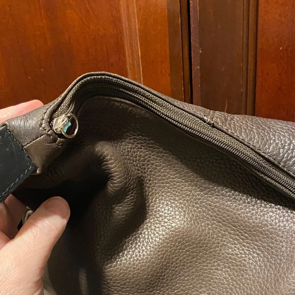 Elegant Brown Leather Shoulder Bag